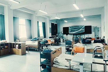 高校（xiào）老年護理實（shí）訓室