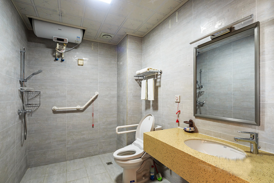 適（shì）老化浴室