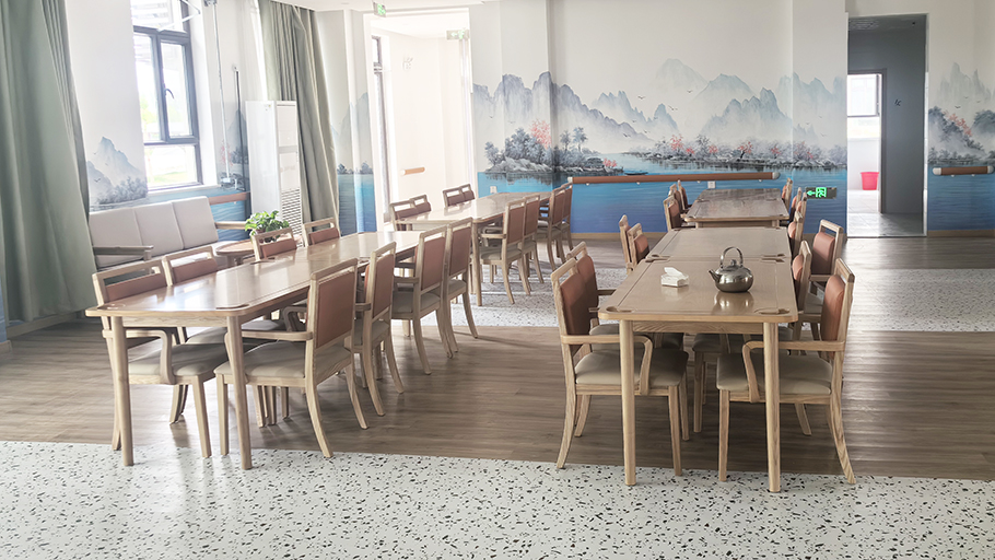 養老（lǎo）院餐桌