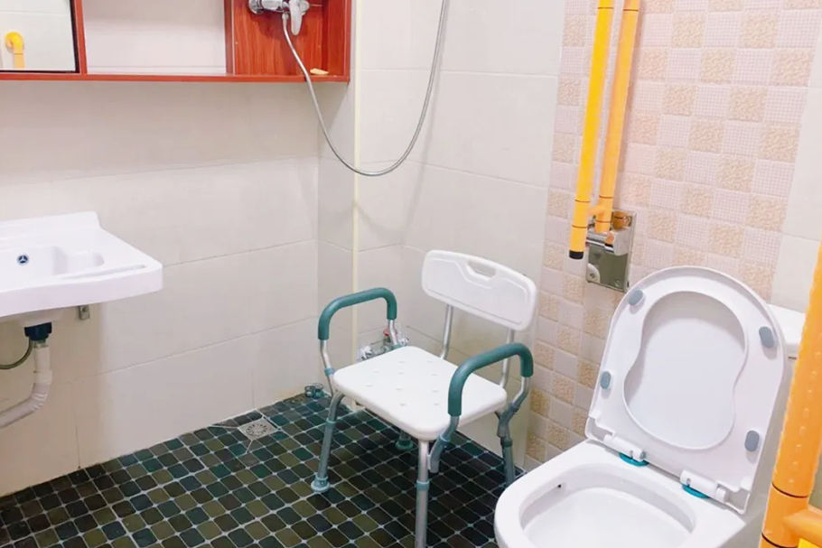 適（shì）老化衛生間（jiān）